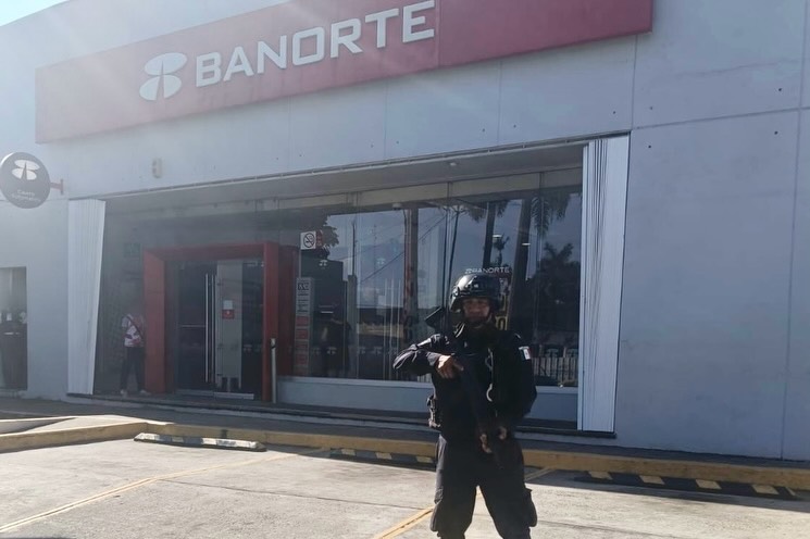 SSP resguarda instituciones bancarias en el municipio de Tapachula 