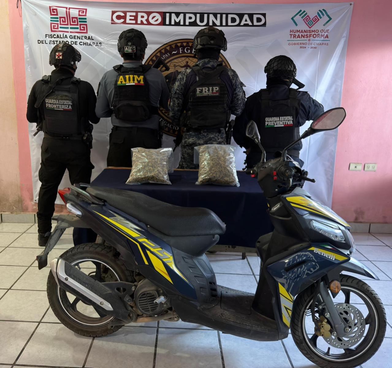 Asegura SSP motocicleta abandonada en Ciudad Hidalgo