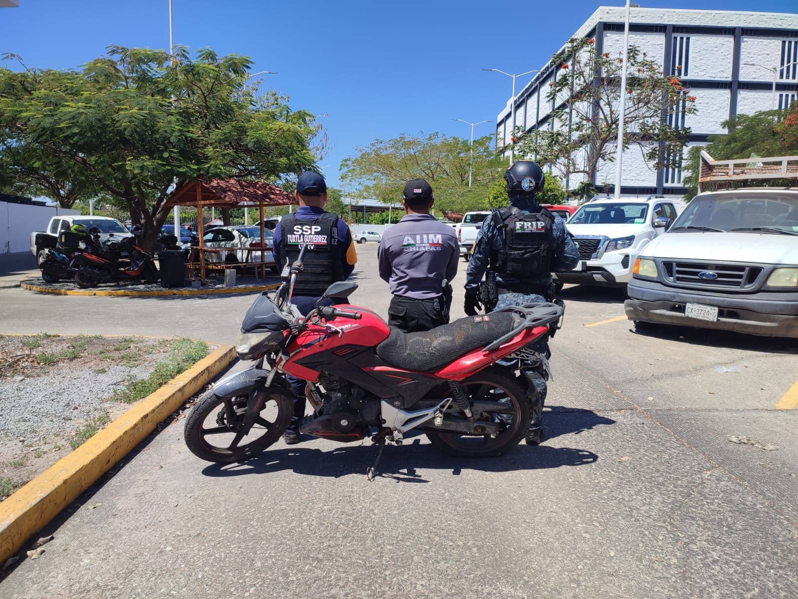 SSP, FGE y Policía Municipal recuperan una motocicleta en Tuxtla Gutiérrez
