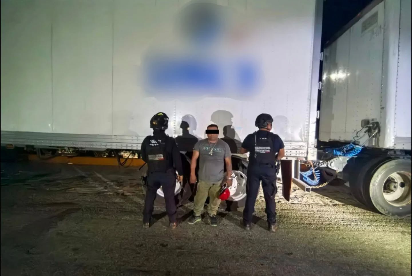 Logra SSP detención de persona por posesión de vehículo con reporte de robo en el tramo carretero Arriaga-Tapana