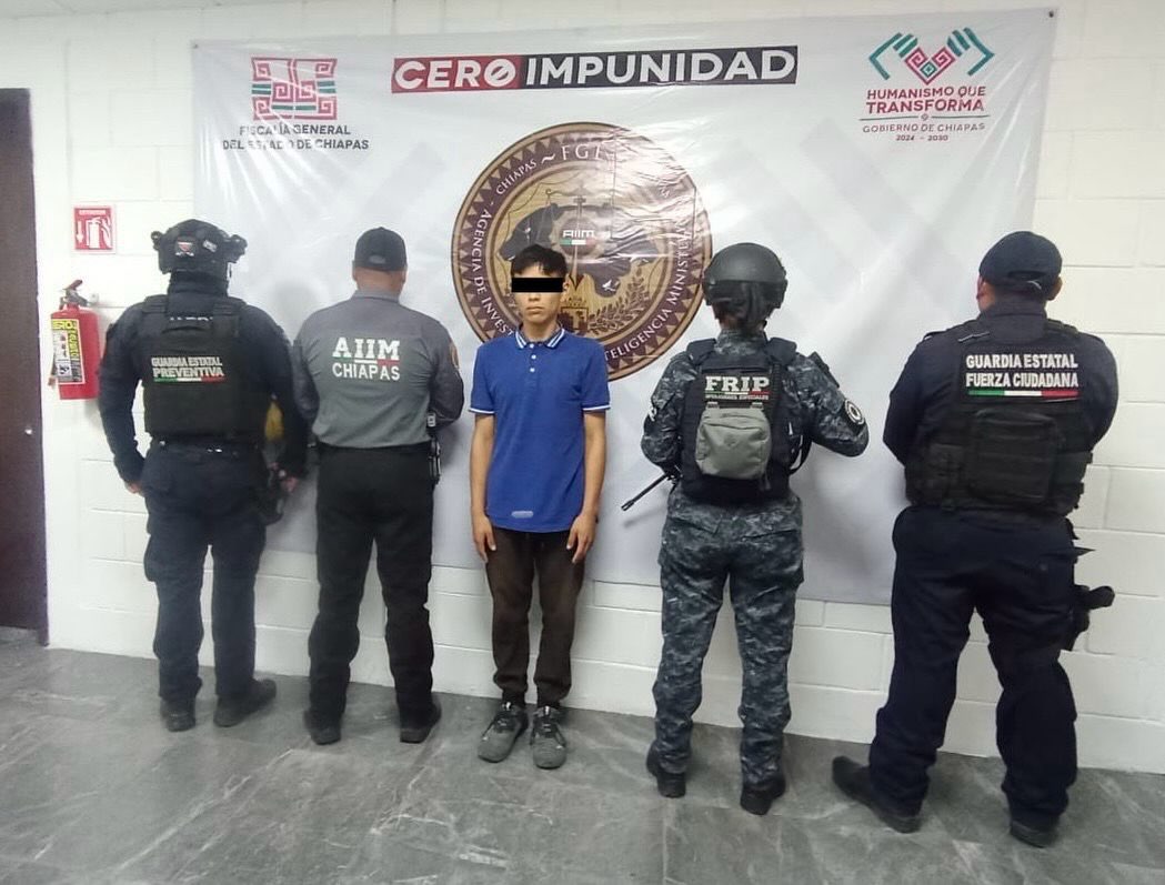 Guardia Estatal Fuerza Ciudadana y FGE detienen a masculino por delitos contra la salud en Chiapa de Corzo