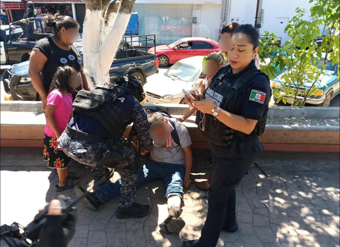 Asiste Guardia Estatal Preventiva a ciudadano tras convulsionar en Frontera Comalapa