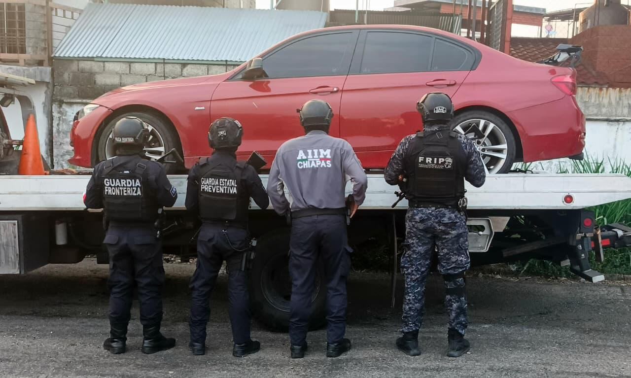Aseguran vehículo con reporte de robo en Suchiate