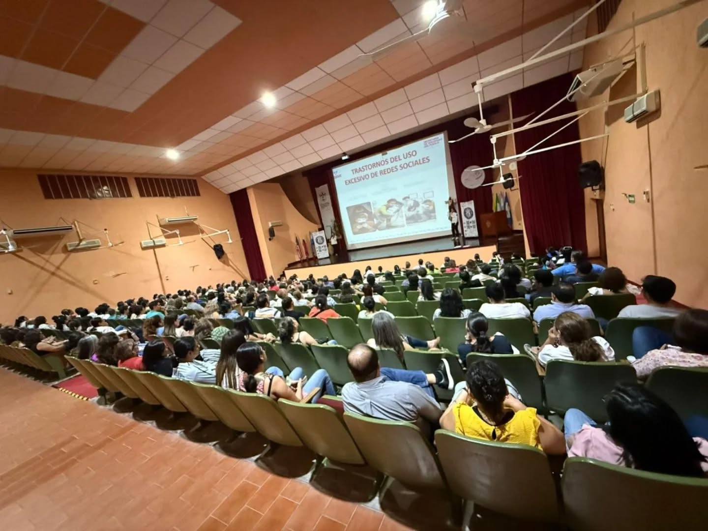 Guardia Cibernética imparte pláticas sobre “Delitos Cibernéticos” a estudiantes y padres de familia