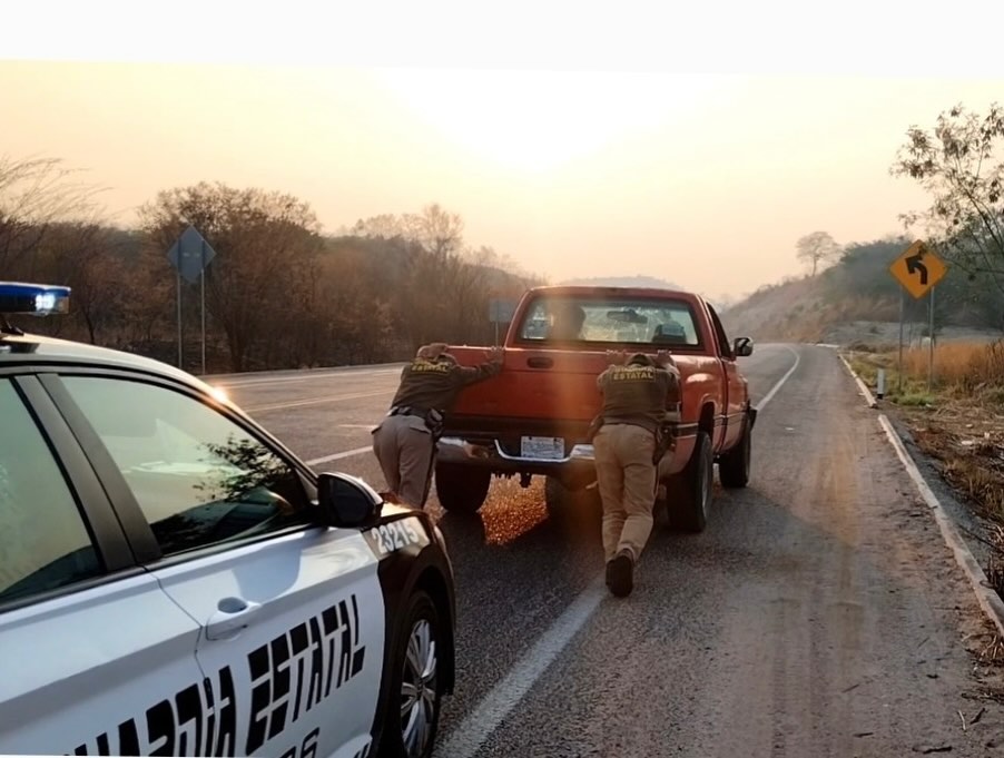 Guardia Estatal de Caminos brinda múltiples auxilios durante Operativo “Carreteras Seguras” en Chiapas