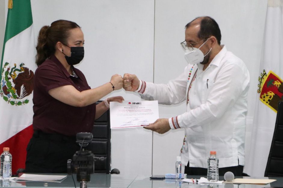 Reconoce INE a SSyPC compromiso con la democracia en Chiapas 