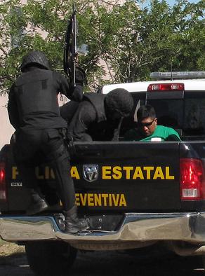 SSyPC Asegura a ocho personas por delitos del fuero federal