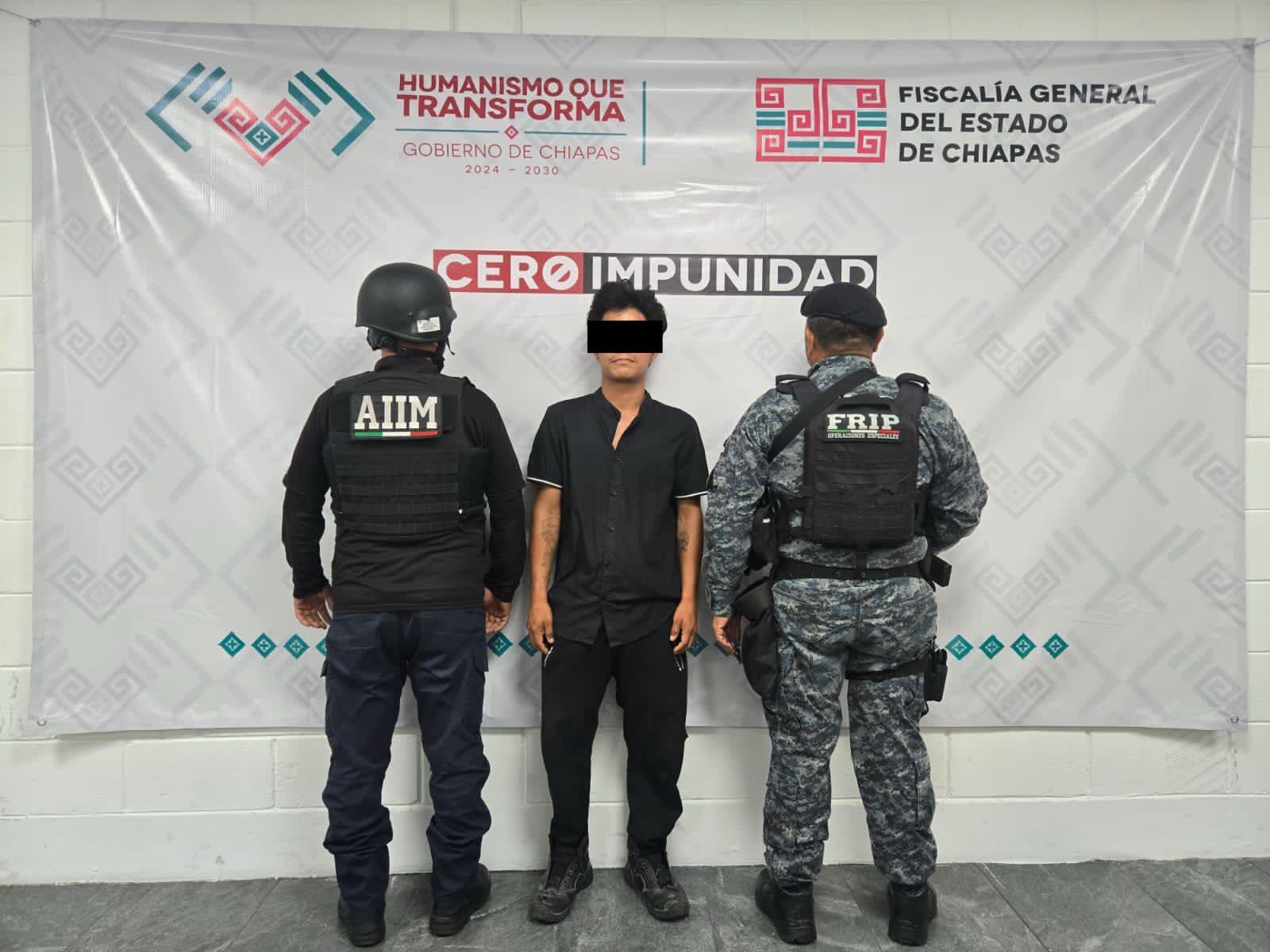 SSP y FGE detienen a masculino con presunta metanfetamina en Tuxtla Gutiérrez.