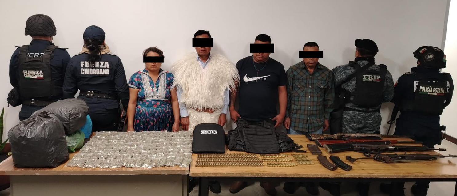 En operativo de seguridad detienen a cuatro personas con armas de fuego y presuntos narcóticos.