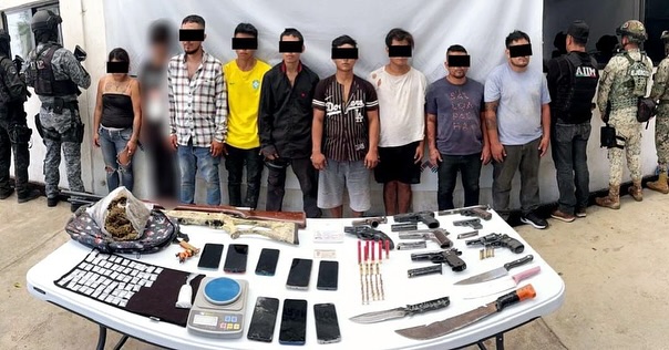 En operativo interinstitucional detienen a presuntos miembros de la delincuencia organizada en Huixtla.