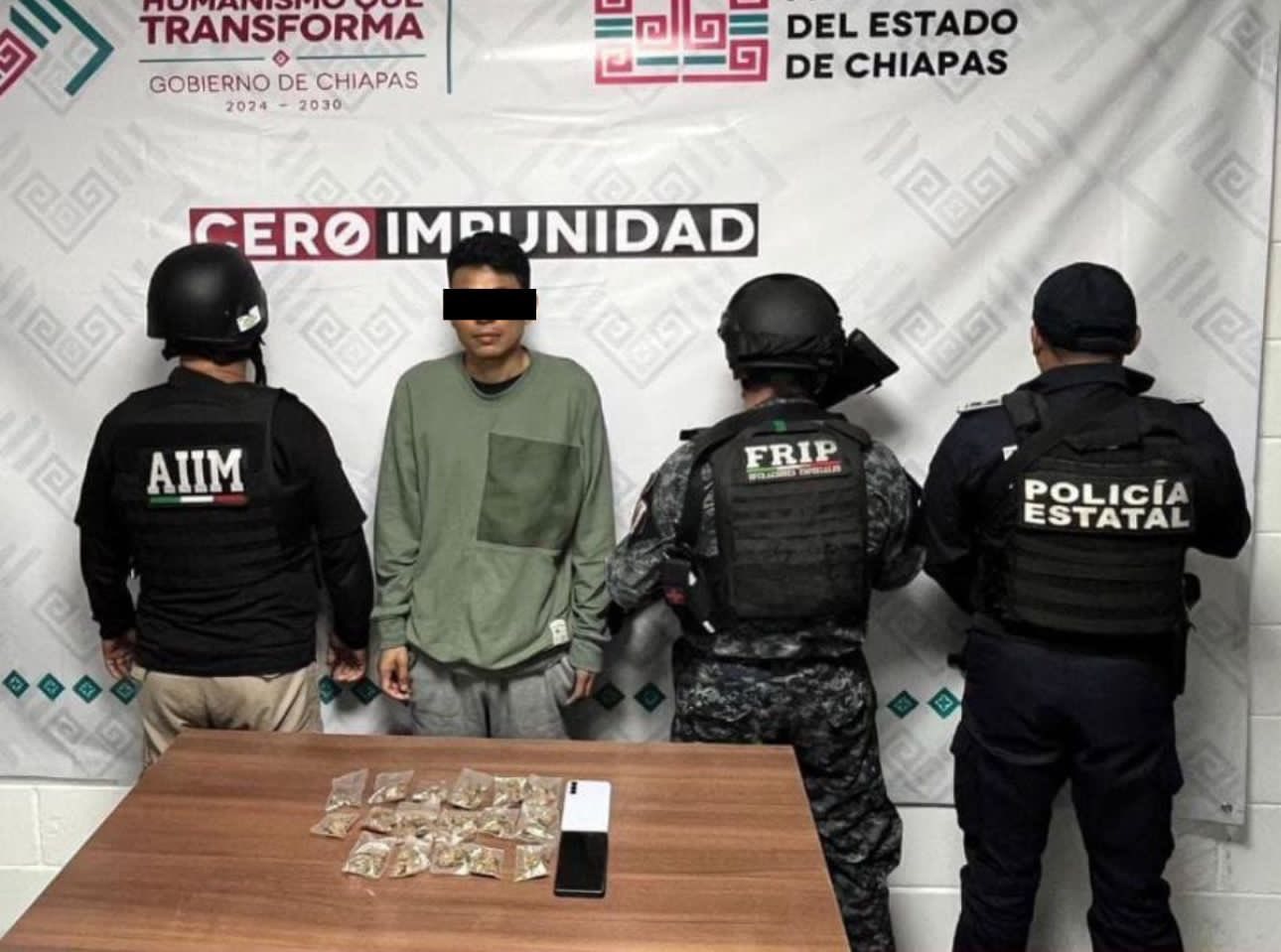 SSP y FGE detienen a cinco personas con presuntos narcóticos en Chiapas.