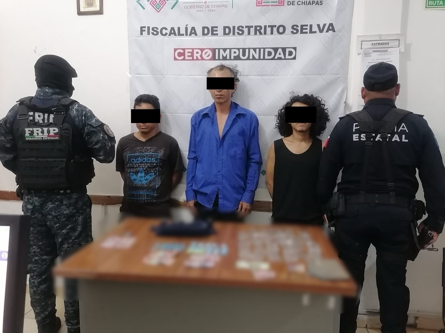 SSP y FGE detienen a presuntos narcomenudistas en Palenque.