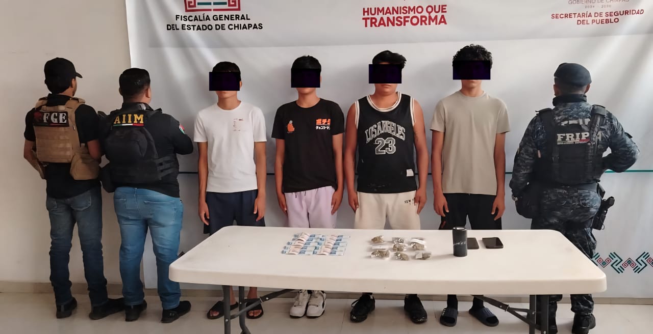 SSP y FGE detienen a ocho personas por probables delitos de extorsión y contra la salud en Tuxtla Gutiérrez.