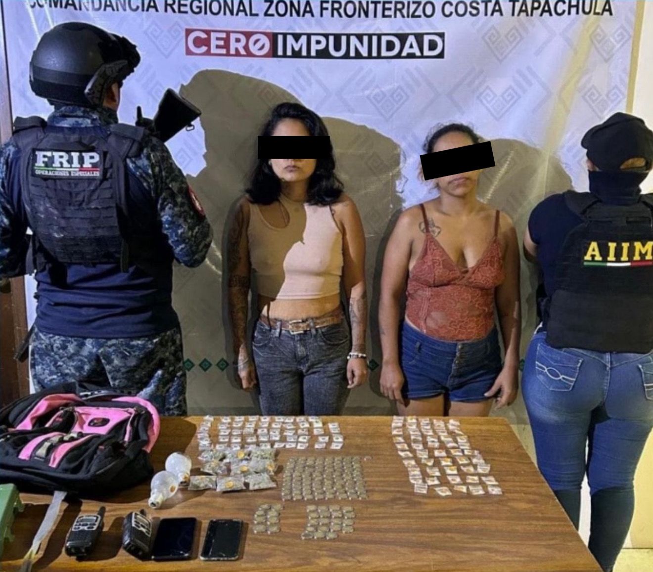 SSP y FGE detienen a dos mujeres presuntas narcomenudistas en Tapachula.