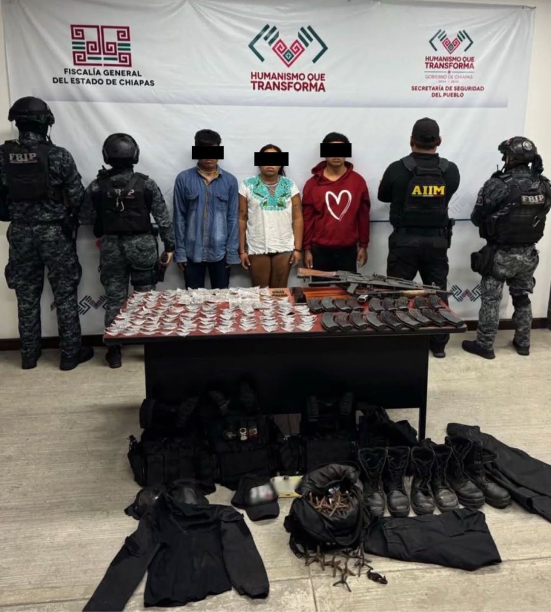 SSP y FGE detienen a tres personas con armas de fuego, poncha llantas y presuntas drogas.