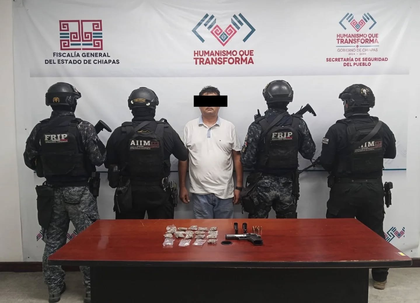 SSP y FGE detienen a masculino con presuntos narcóticos y arma de fuego en Tuxtla Gutiérrez.