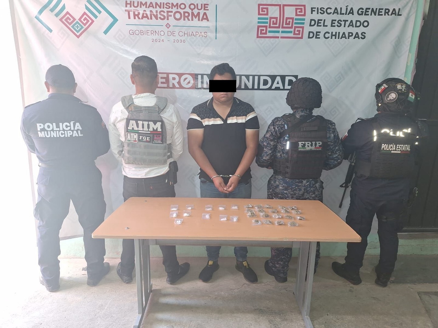 En operativo interinstitucional detienen a masculino con presuntos narcóticos en San Cristóbal de las Casas.
