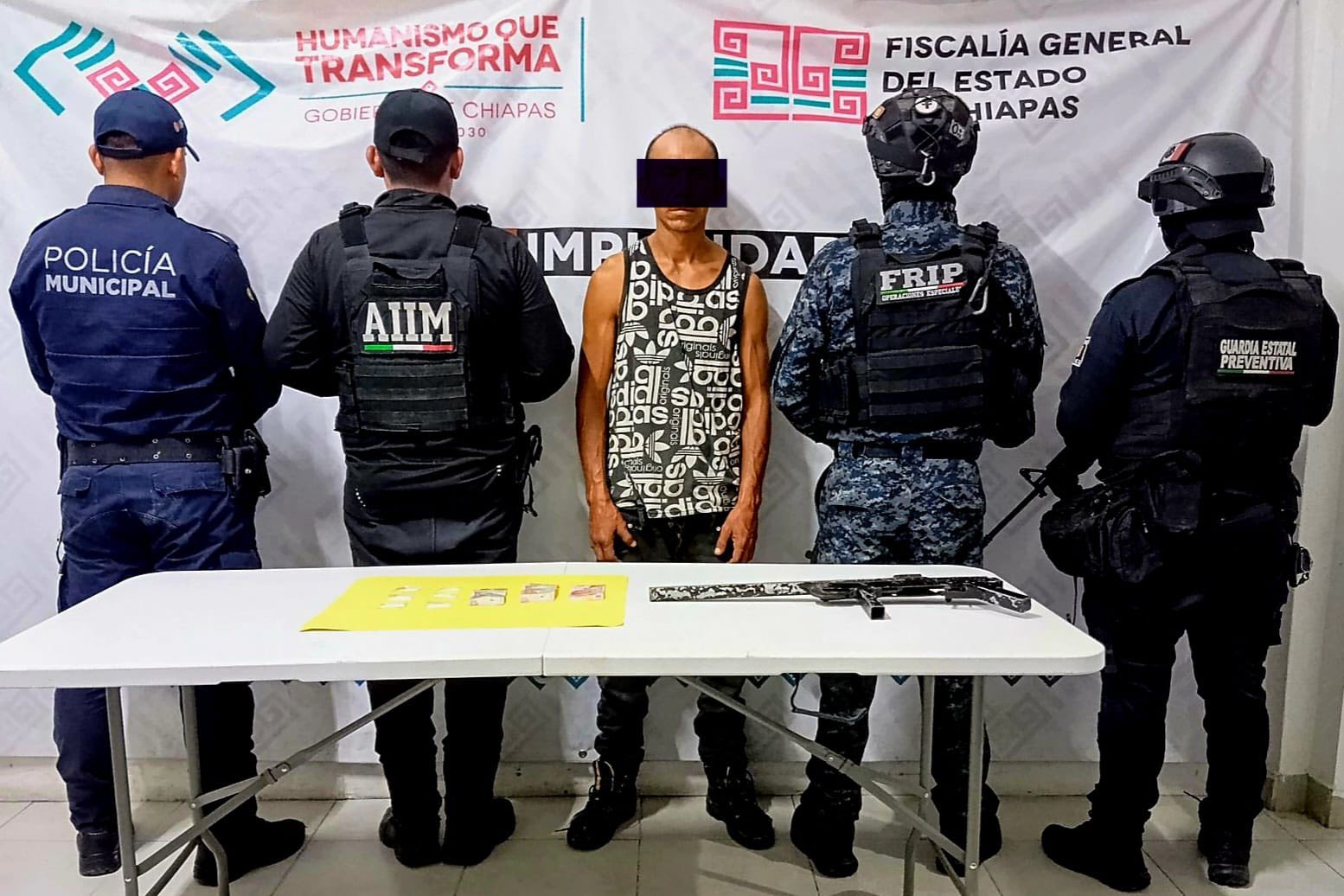 En operativo interinstitucional detienen masculino en posesión de arma de fuego y presuntos narcóticos.