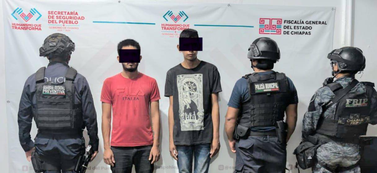 En operativo de seguridad detienen a dos masculinos por el probable delito de robo con violencia en Tuxtla Chico.
