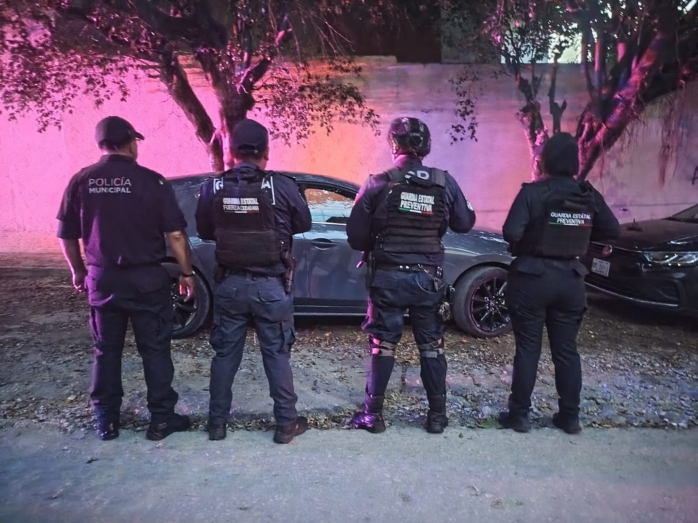 En operativo de seguridad recuperan vehículo robado en Tuxtla Gutiérrez.