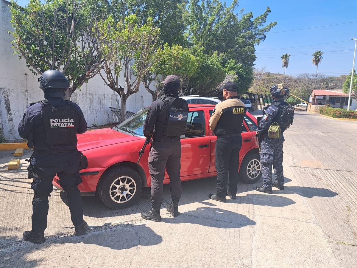 En operativos interinstitucionales recuperan vehículos con reporte de robo en Chiapas.