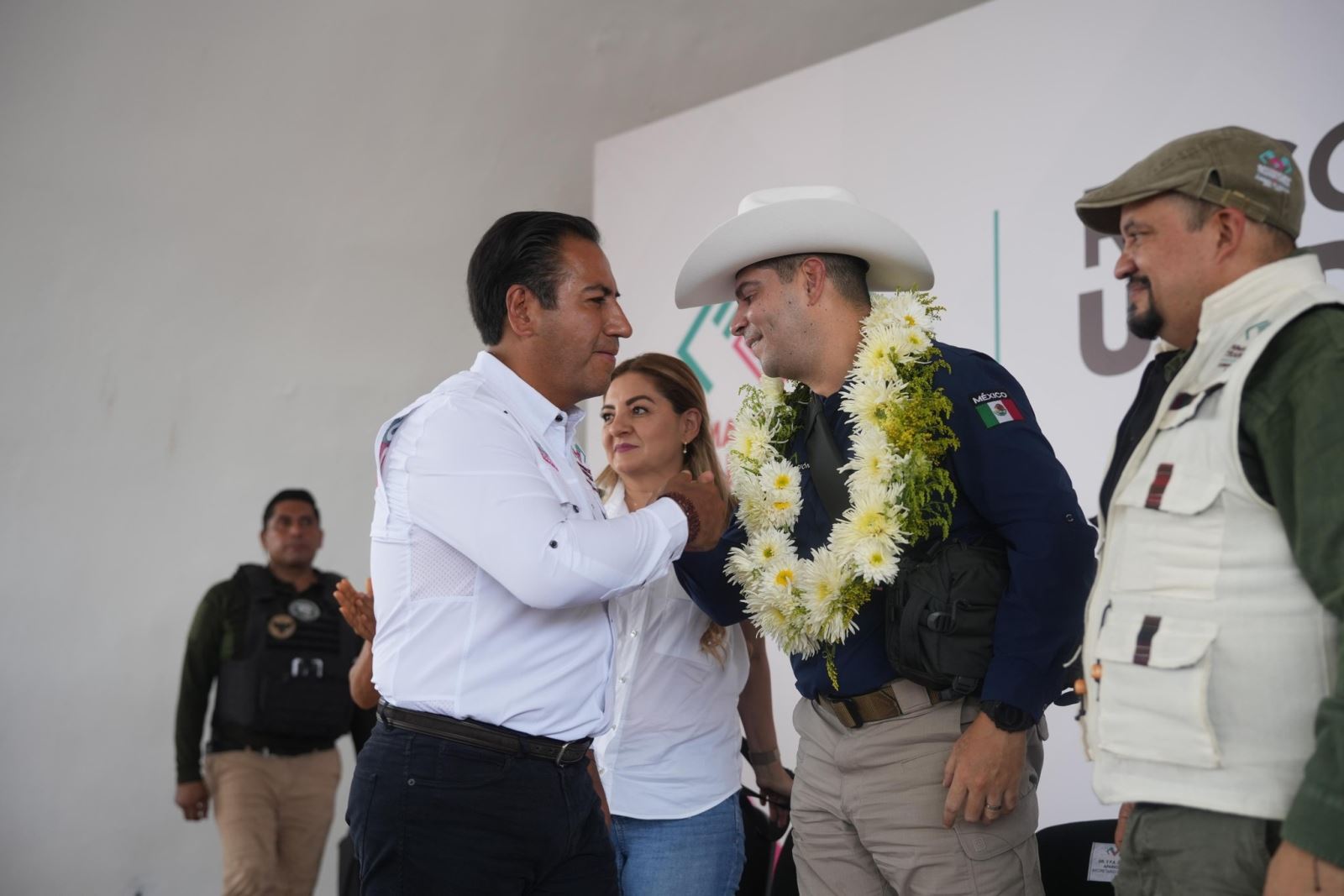 Secretario de Seguridad del Pueblo acompaña al Gobernador del Estado a gira de trabajo.