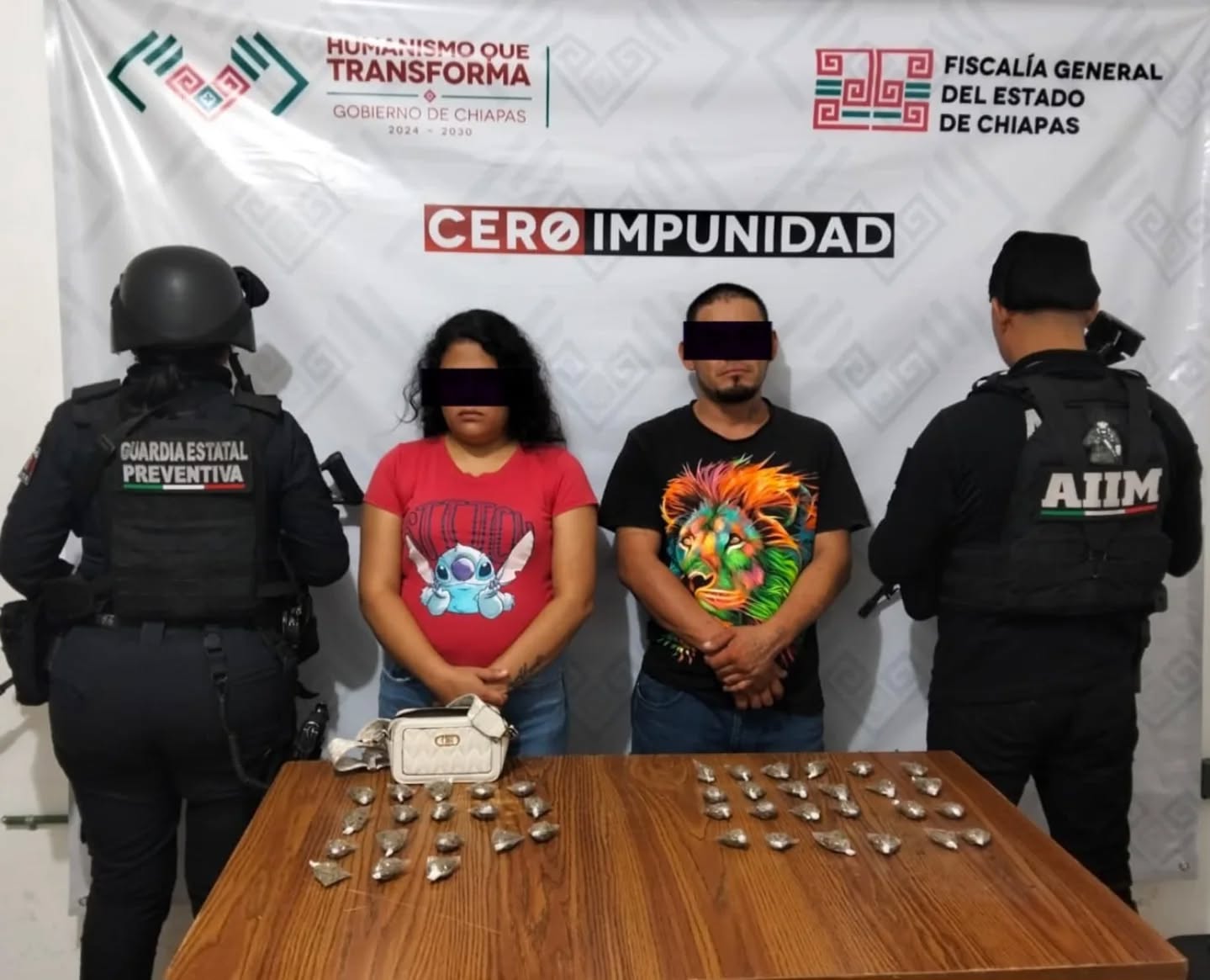 En operativo interinstitucional detienen a dos personas en posesión de presunta marihuana en Motozintla.