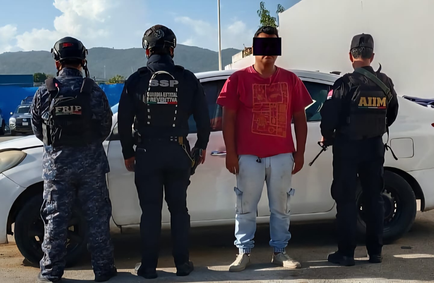 En operativo de seguridad detienen a masculino con vehículo con reporte de robo en San Cristóbal de Las Casas.