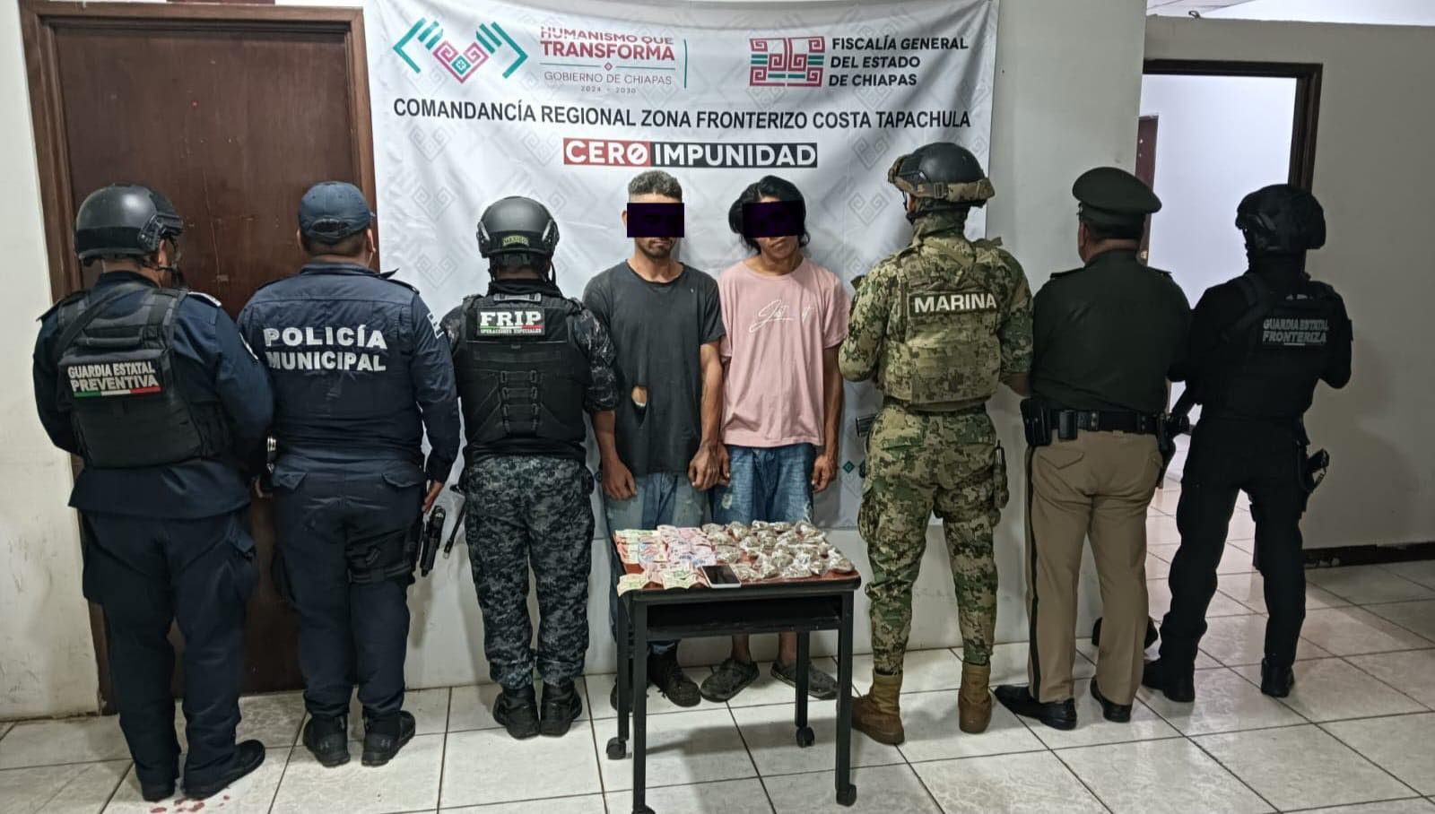 En operativo interinstitucional detienen a dos masculinos en posesion de narcóticos en Tapachula.