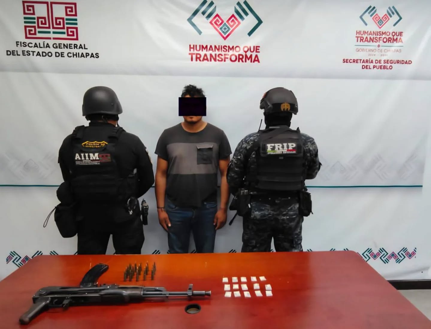 En operativo interinstitucional detienen a masculino con arma de fuego y presuntos narcóticos.