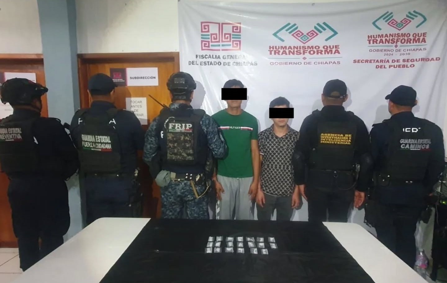 SSP y FGE detienen a dos masculinos con presuntos narcóticos en Frontera Comalapa.