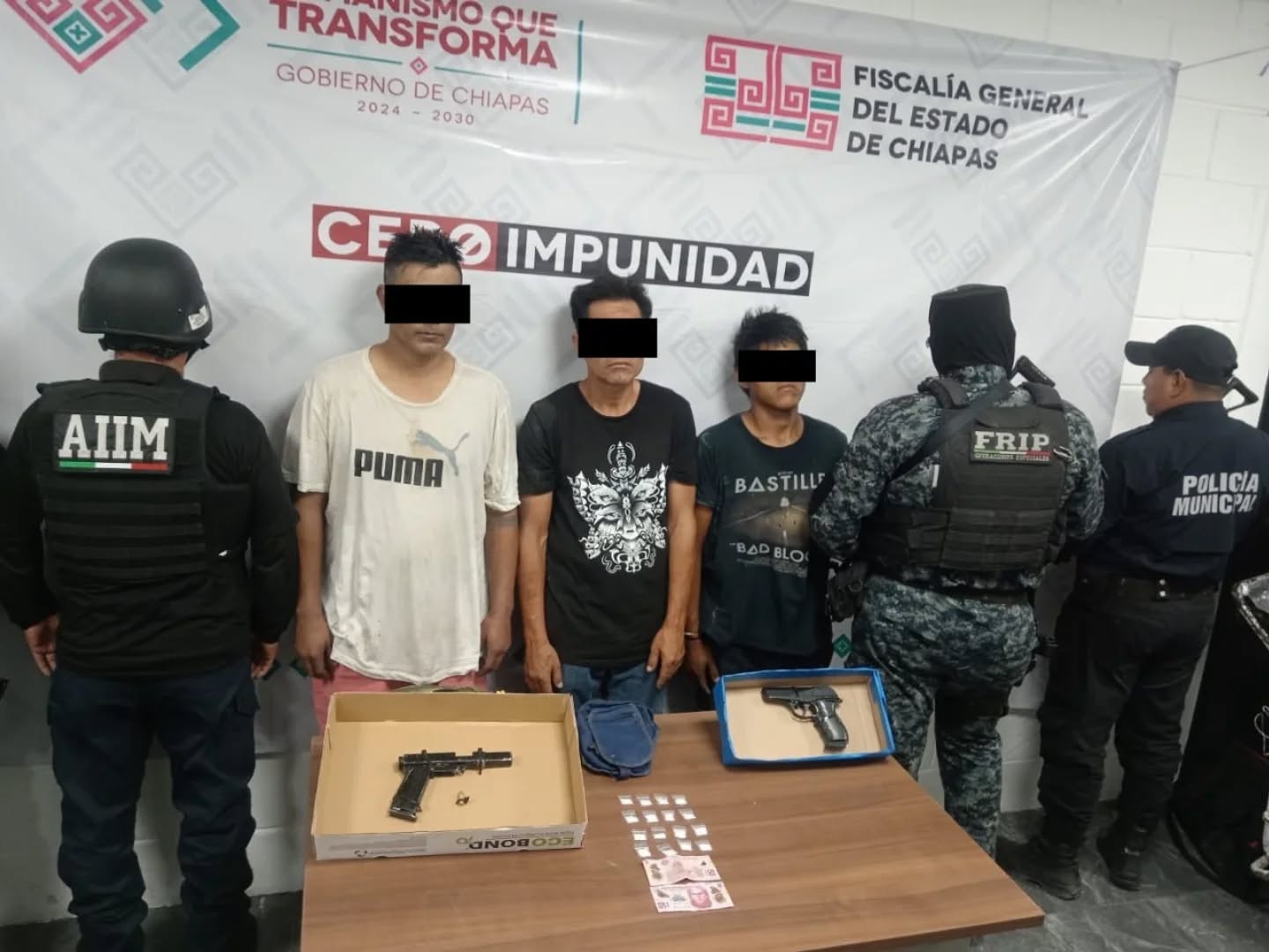 SSP y FGE detienen a 3 masculinos con presuntos narcóticos y portación de arma de fuego en Tuxtla Gutiérrez.