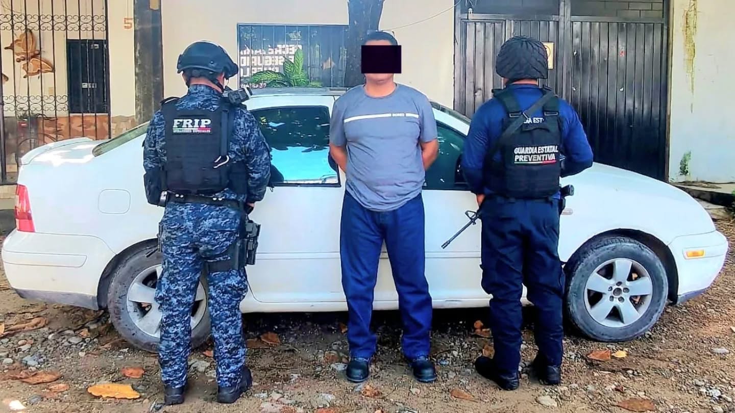 En operativo de seguridad en Arriaga detienen a masculino con vehículo con reporte de robo