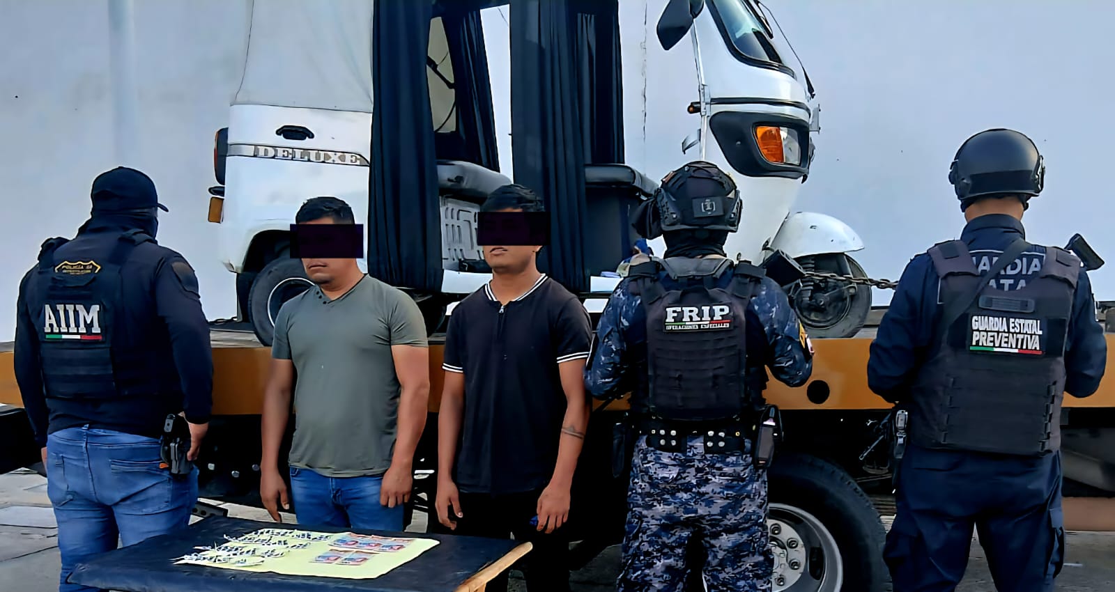 En operativo de seguridad detienen a dos masculinos en posesión de narcóticos en Villaflores