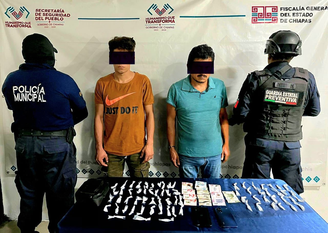 En operativo interinstitucional en Tuxtla Chico detienen a dos masculinos en posesión de presuntos narcóticos.
