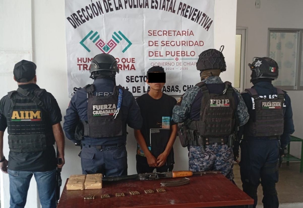 En operativo interinstitucional detienen a masculino con arma de fuego, presuntas drogas y vehículo robado.