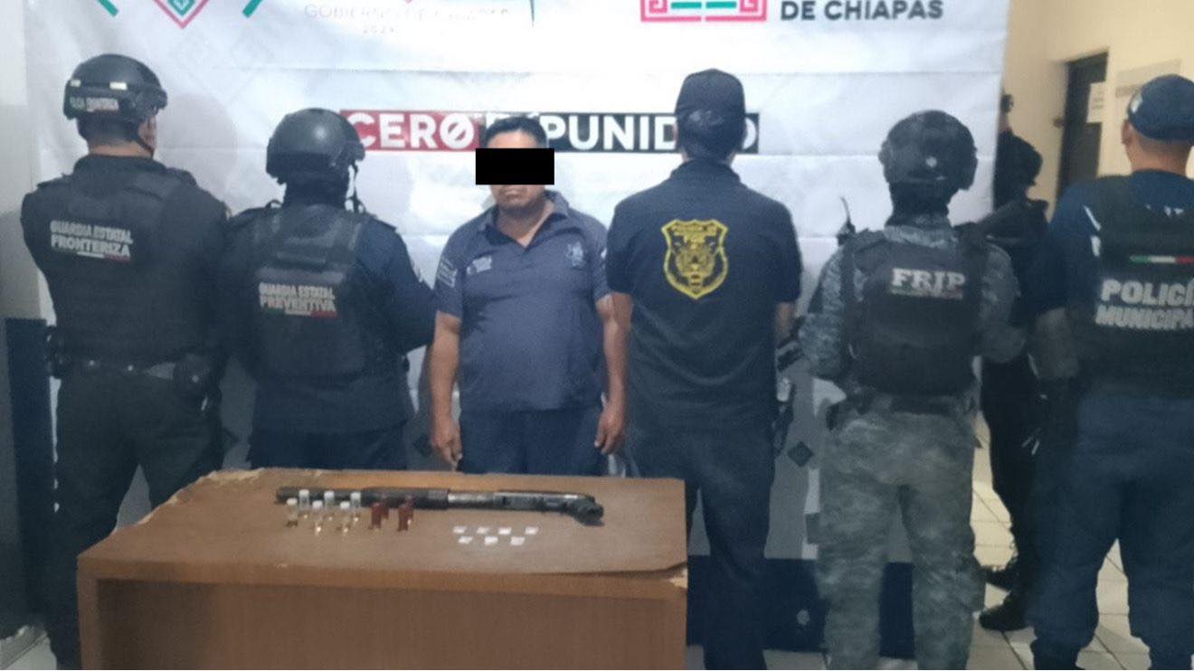 En operativo interinstitucional detienen a masculino por portación de arma de fuego contra la salud y usurpación 