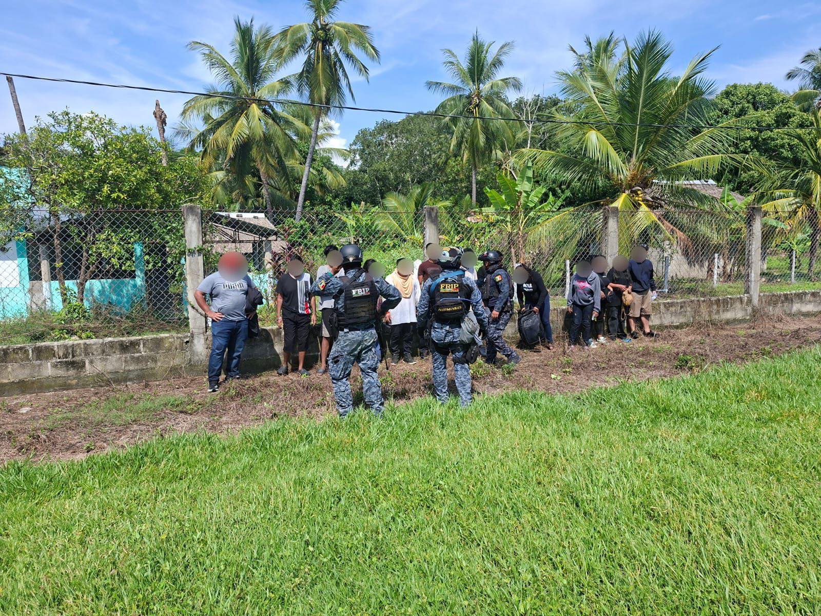 En operativo interinstitucional rescatan vía aérea a migrantes en Mapastepec 