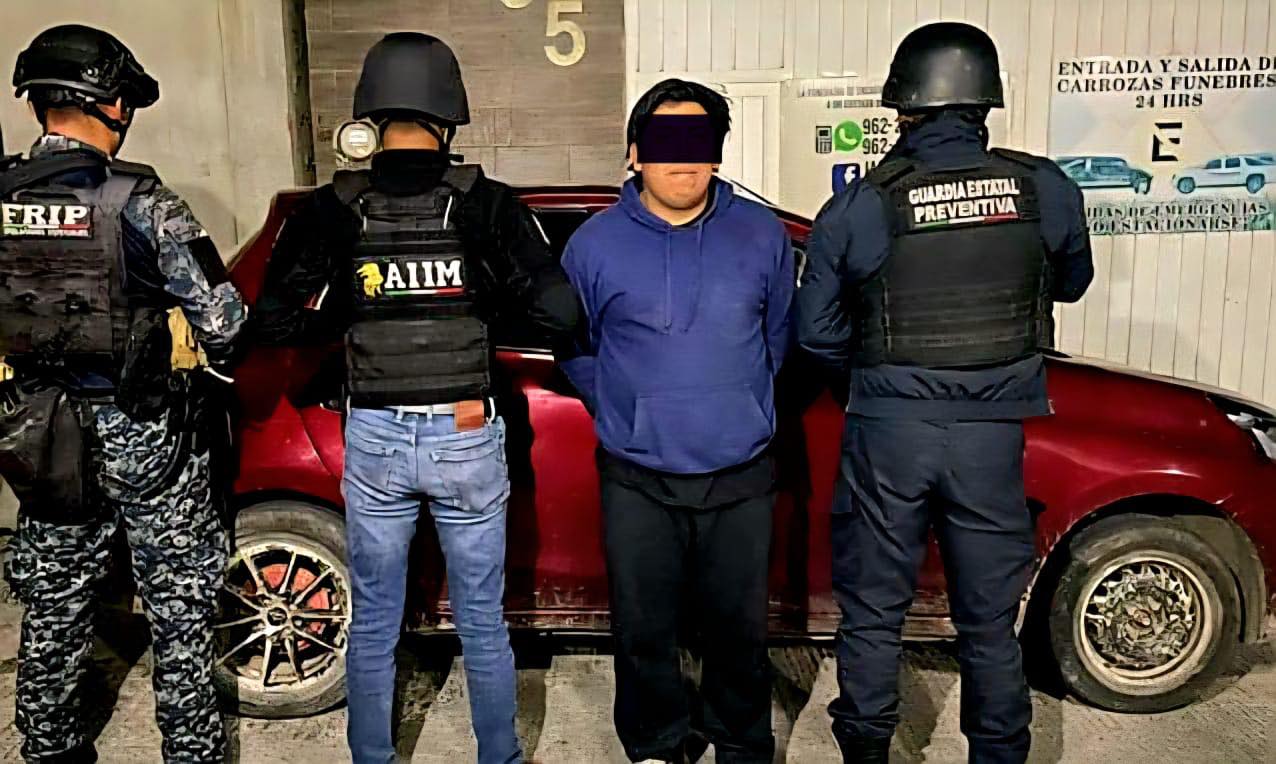 En operativo de seguridad en Motozintla de Mendoza detienen a masculino con vehículo con reporte de robo