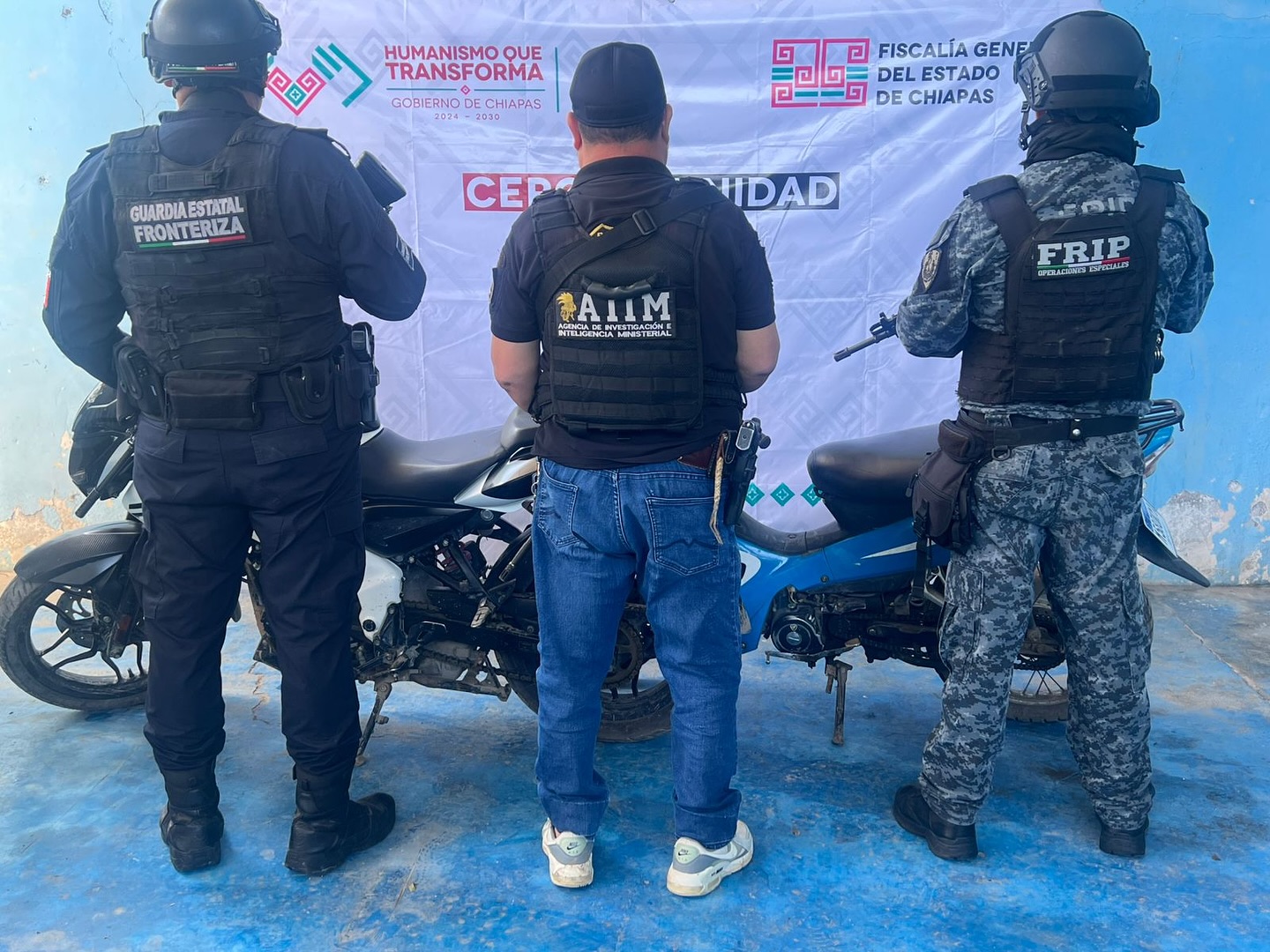 En operativo SSP y FGE aseguraron dos motocicletas en Suchiate