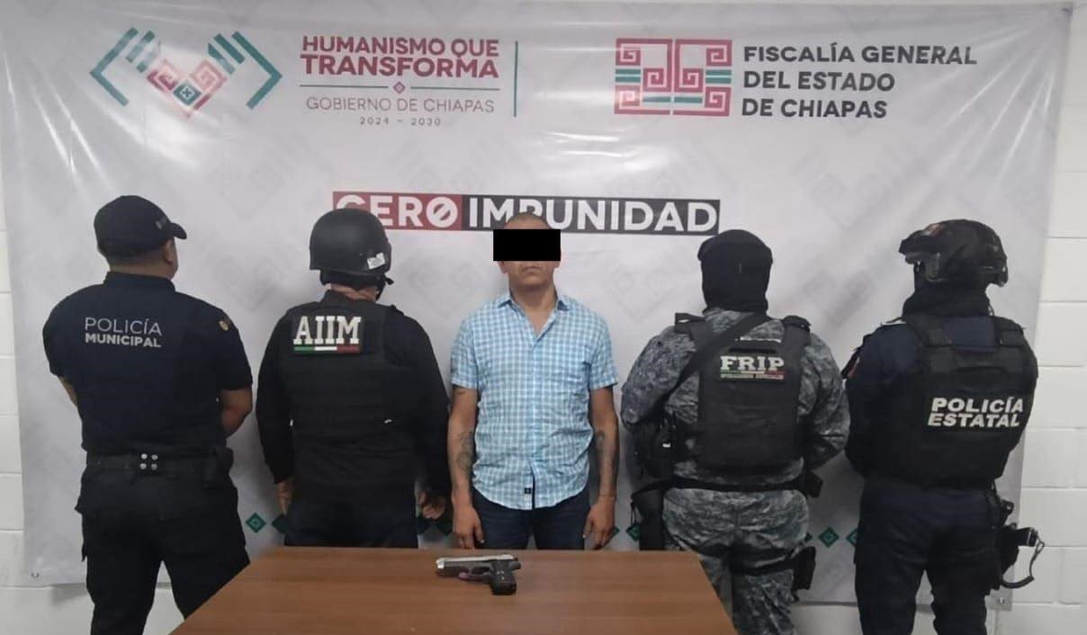 SSP y FGE detienen a masculino presuntamente armado en Tuxtla Gutiérrez.