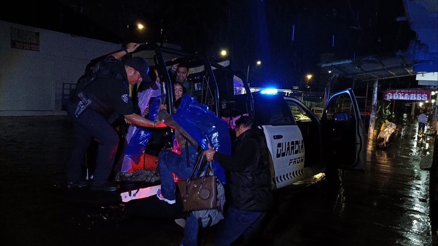 SSP brinda apoyo a pobladores por afectaciones de lluvias en Suchiate