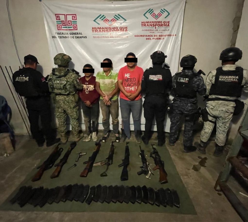 En Amatenango de la Frontera, en operativo interinstitucional detienen a cinco personas con armas y vehículos