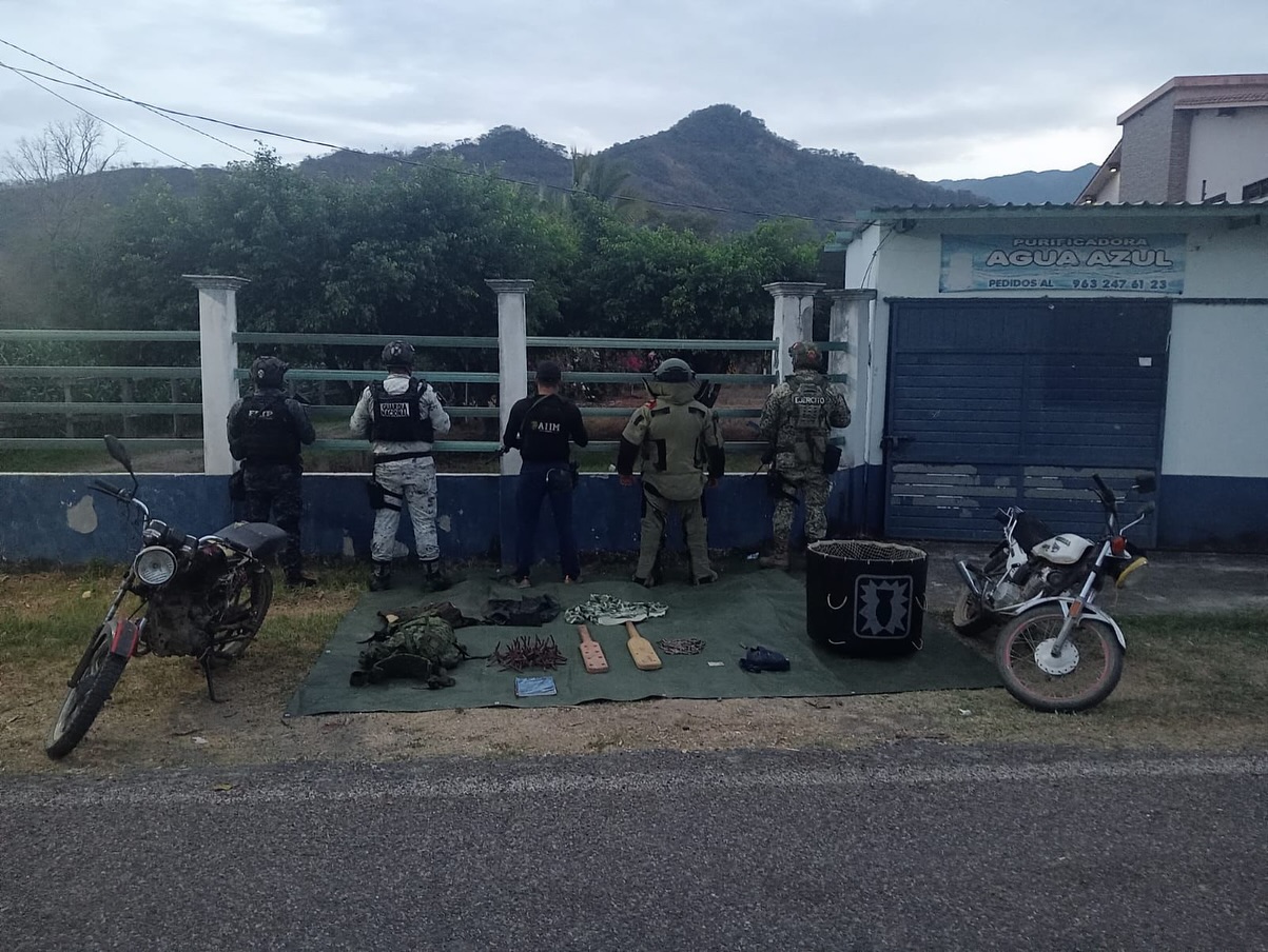 En operativo interinstitucional aseguran artefactos explosivos y arsenal en Chicomuselo.