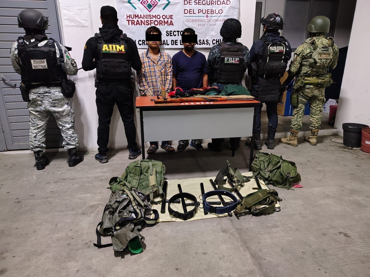 En operativo interinstitucional detienen a masculinos con armas de fuego y presuntos narcóticos.