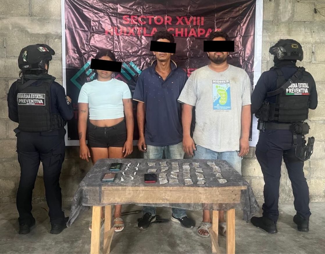 En operativo de seguridad detienen a tres personas por posesión de presuntos narcóticos en Acapetahua 