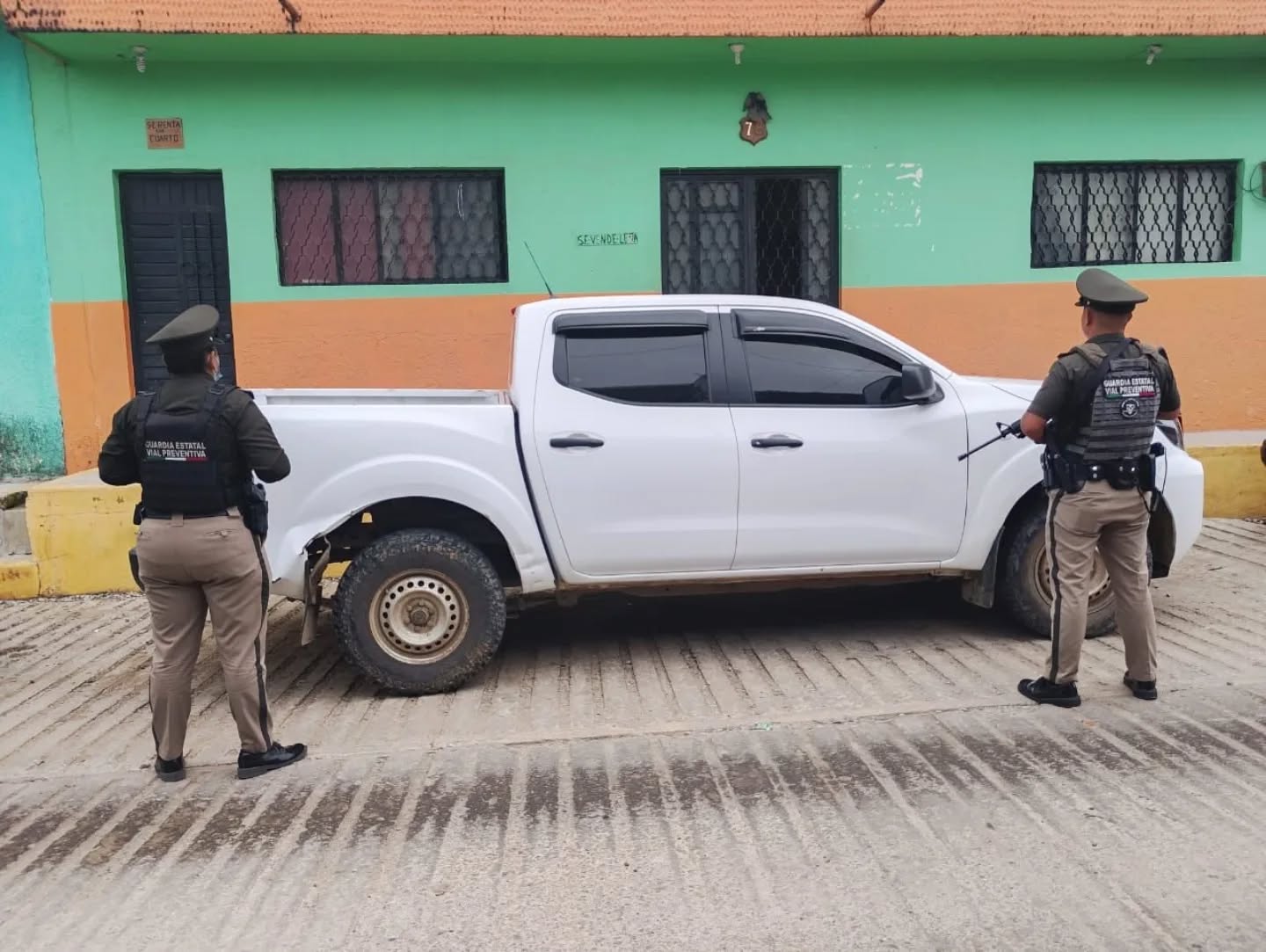 En operativos de seguridad, aseguran nueve vehículos con reporte de robo, abandonados y alteraciones 