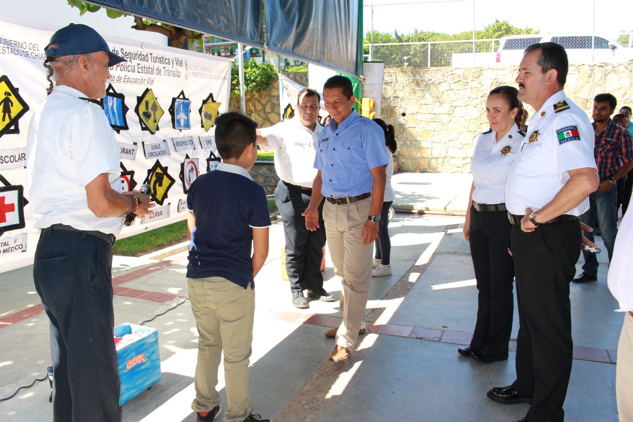 Llaven Abarca invita a niños, a “curso de verano con policías 2017” @manuelvelasco