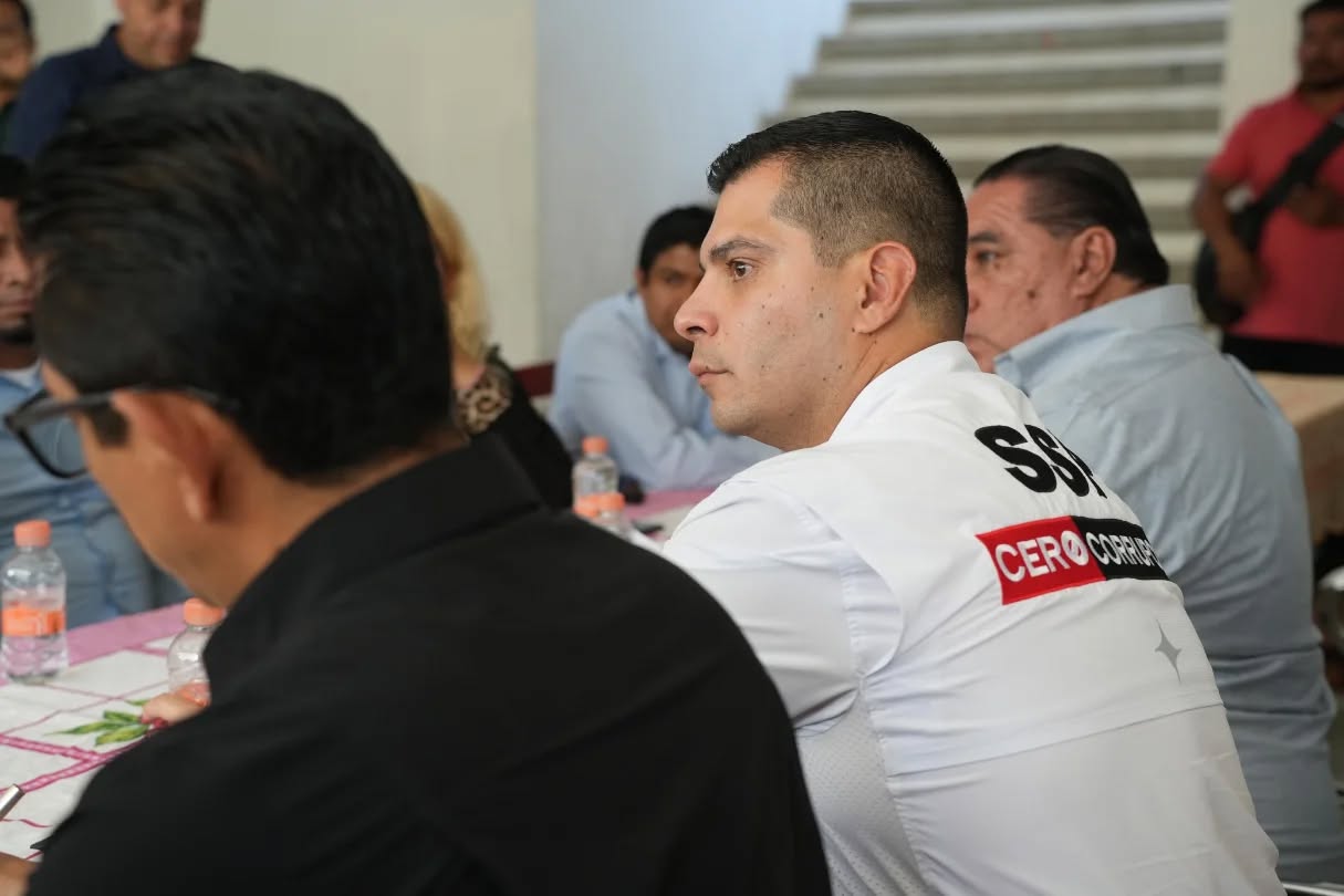 Secretario de Seguridad del Pueblo se reúne con autoridades de Pantelhó para garantizar la seguridad