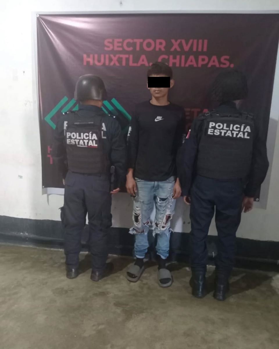 SSP y FGE detienen a masculino con presunta marihuana en Huixtla